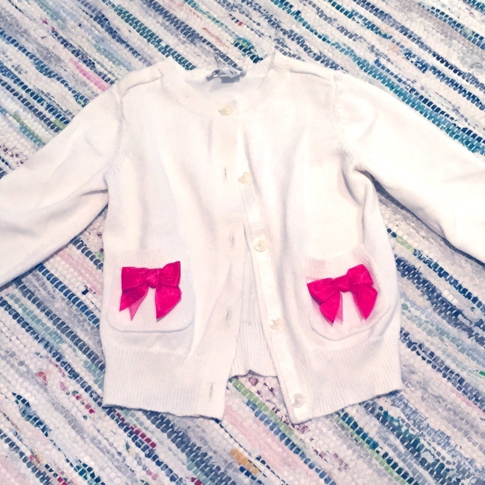 AMAZING CONDITION White Cardigan Pink Bows on Pockets